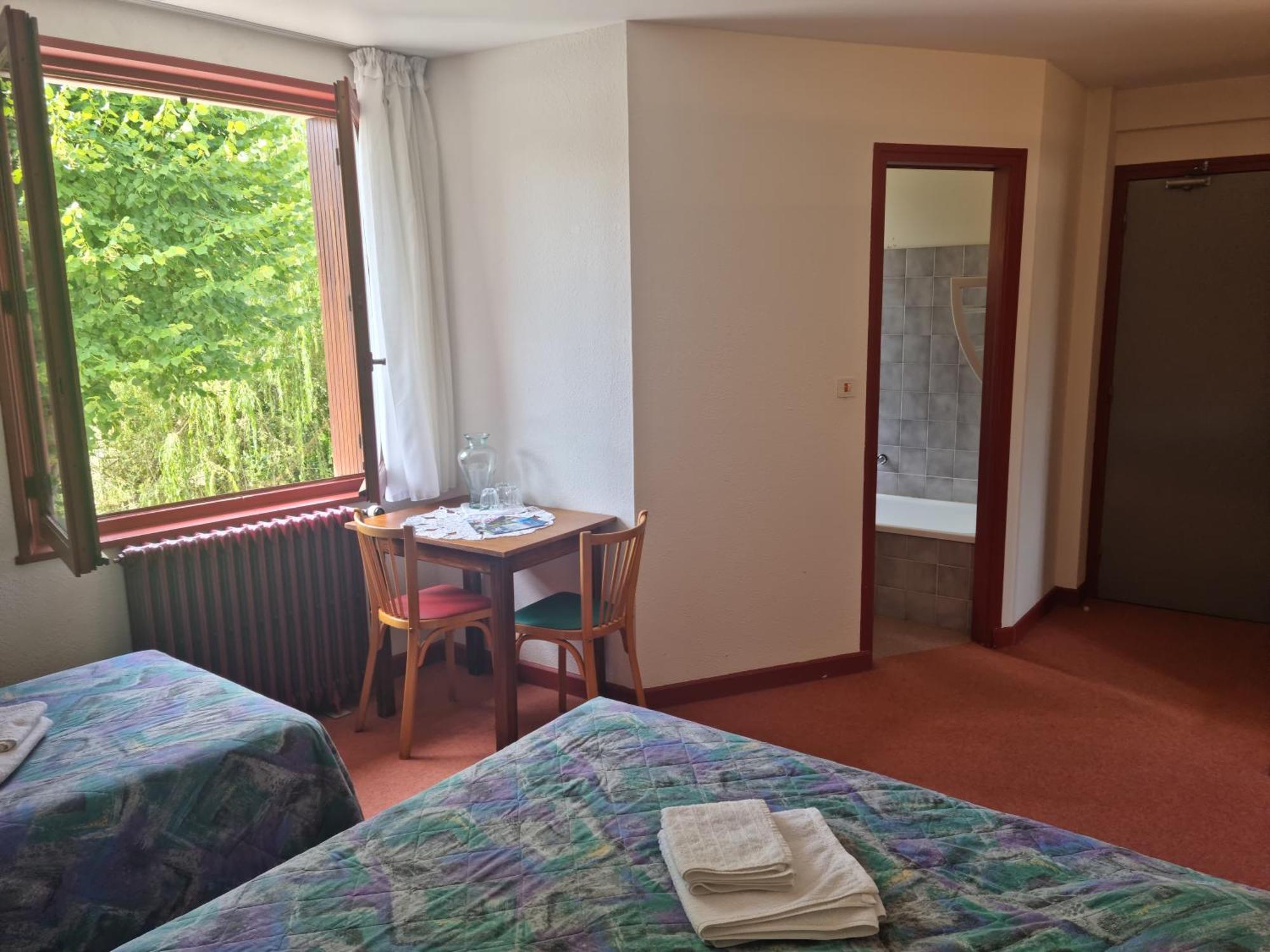 Barjac  Au Pont De La Gineze B&B 외부 사진